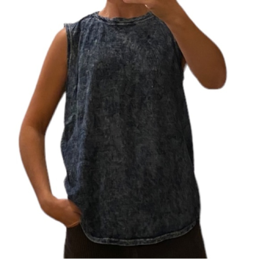 Michael Stars 100% cotton tee.